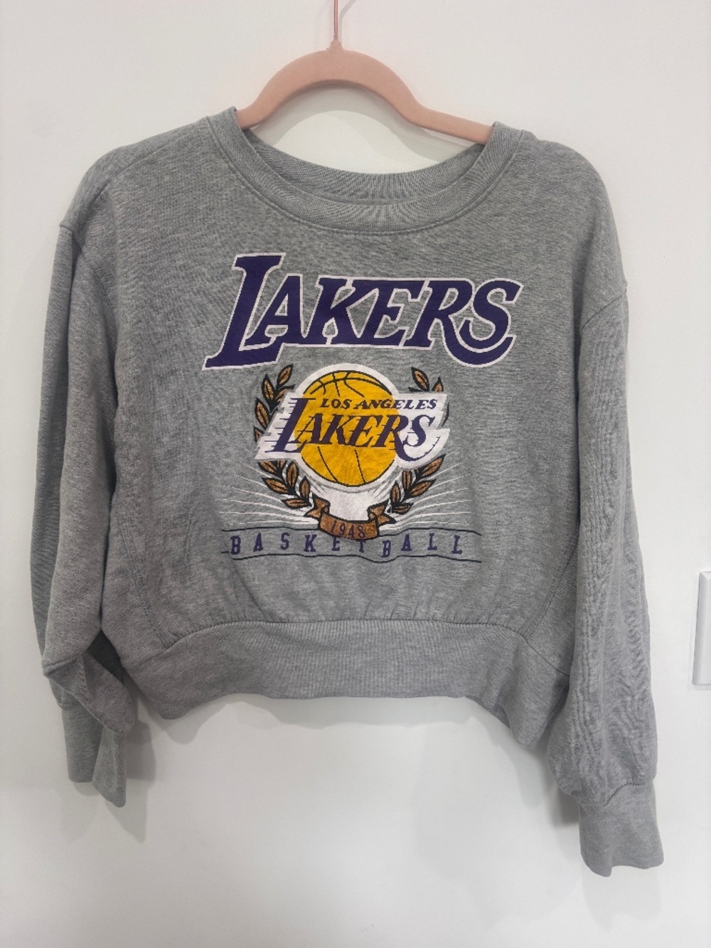 NBA Los Angeles Lakers Sweatshirt Youth XL Gray Crewneck Vintage Logo Graphic